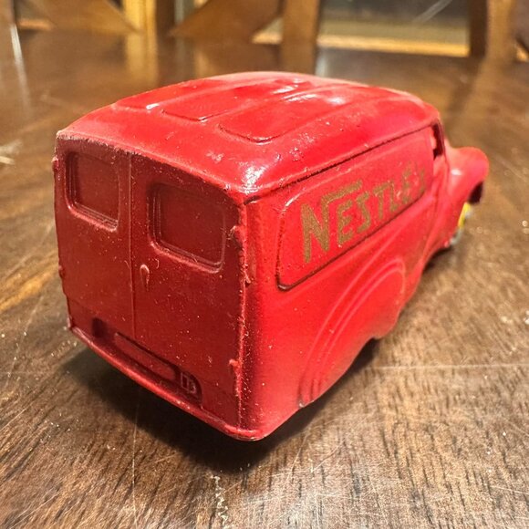 Vintage Dinky Toys 471 Fourgon Austin Van Nestlé Red Diecast Model - Picture 4 of 6